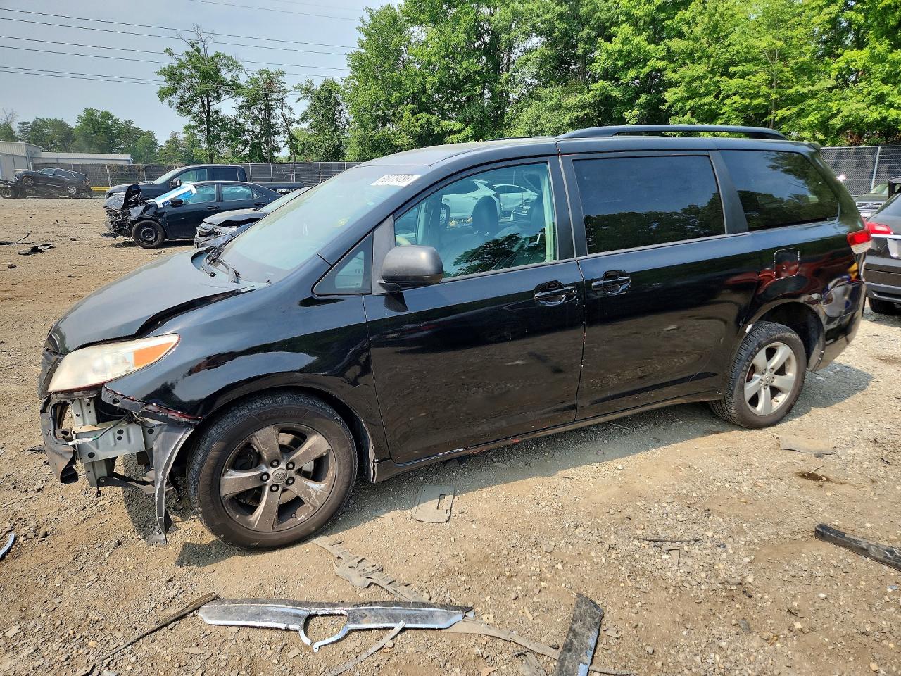 2014 TOYOTA SIENNA