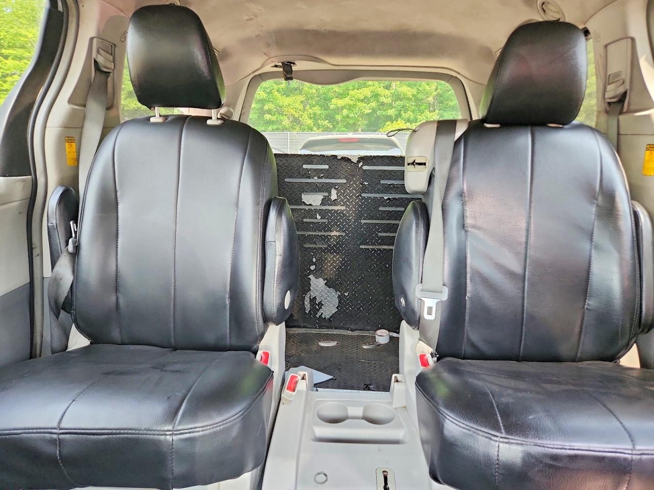 2014 TOYOTA SIENNA