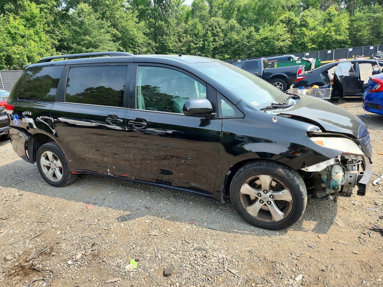 2014 TOYOTA SIENNA