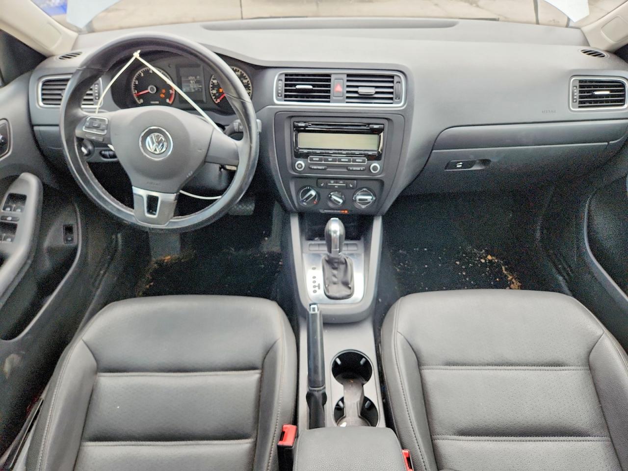 2011 VOLKSWAGEN JETTA