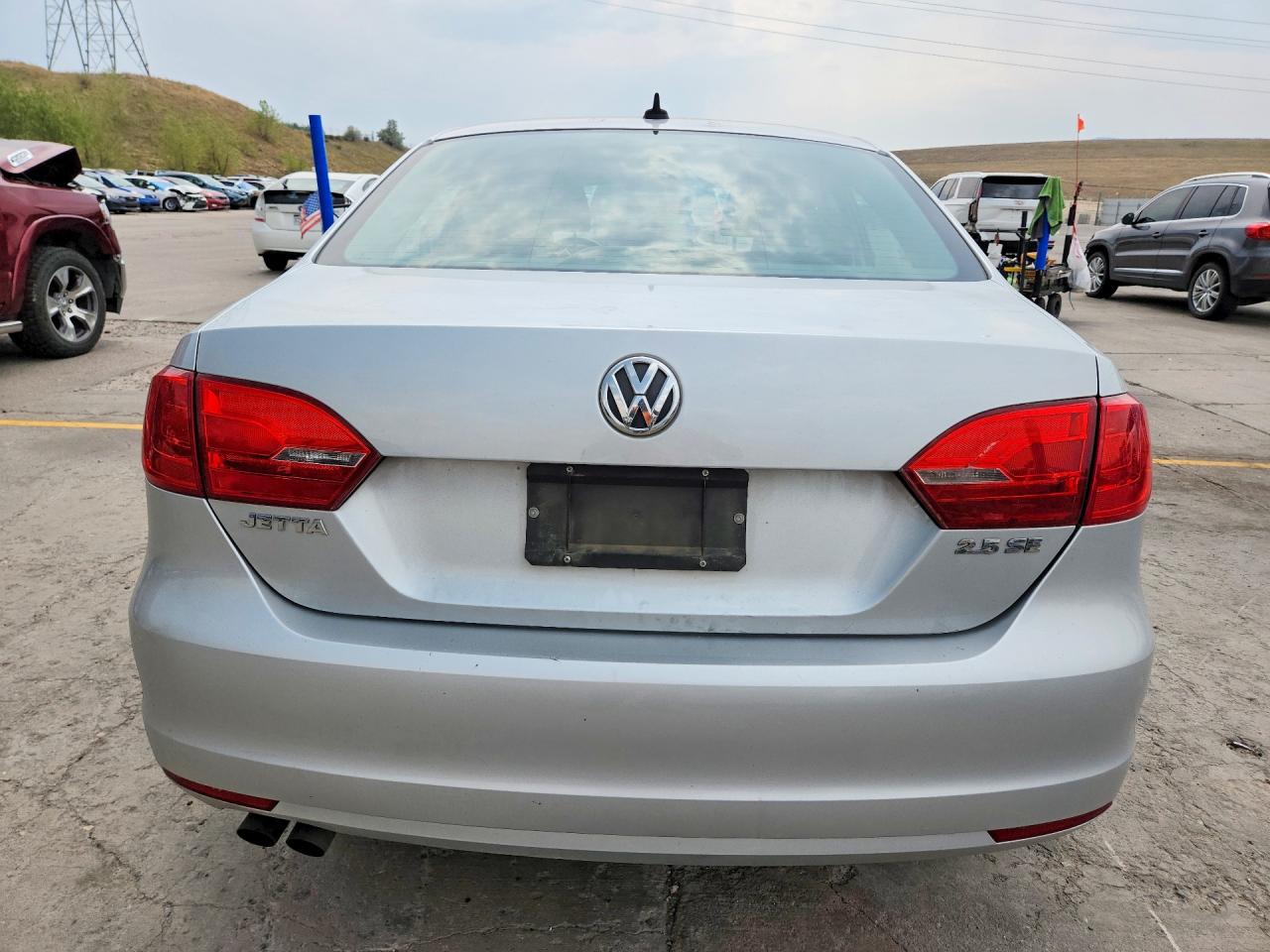 2011 VOLKSWAGEN JETTA