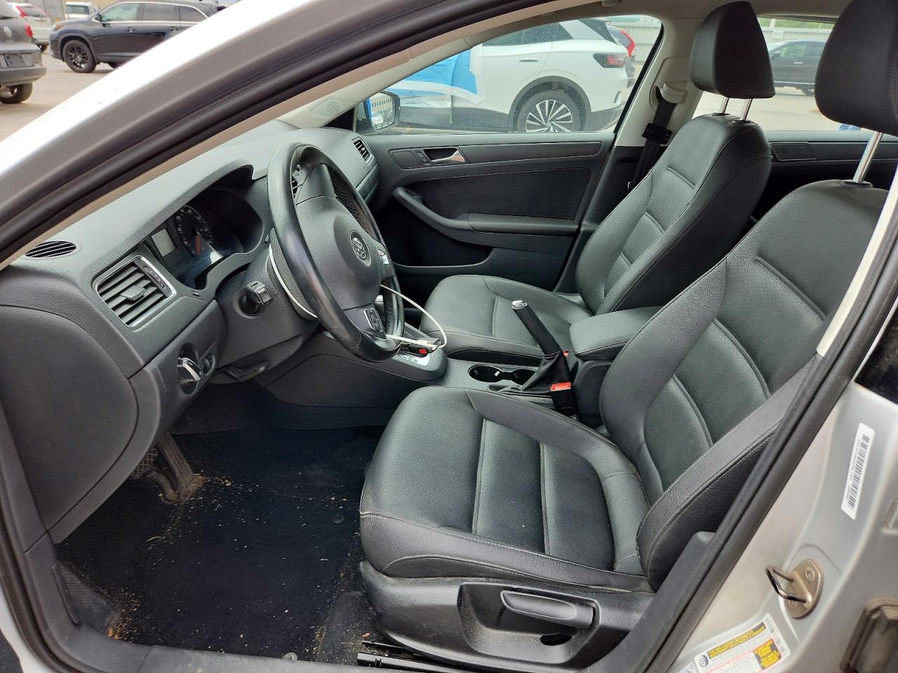 2011 VOLKSWAGEN JETTA