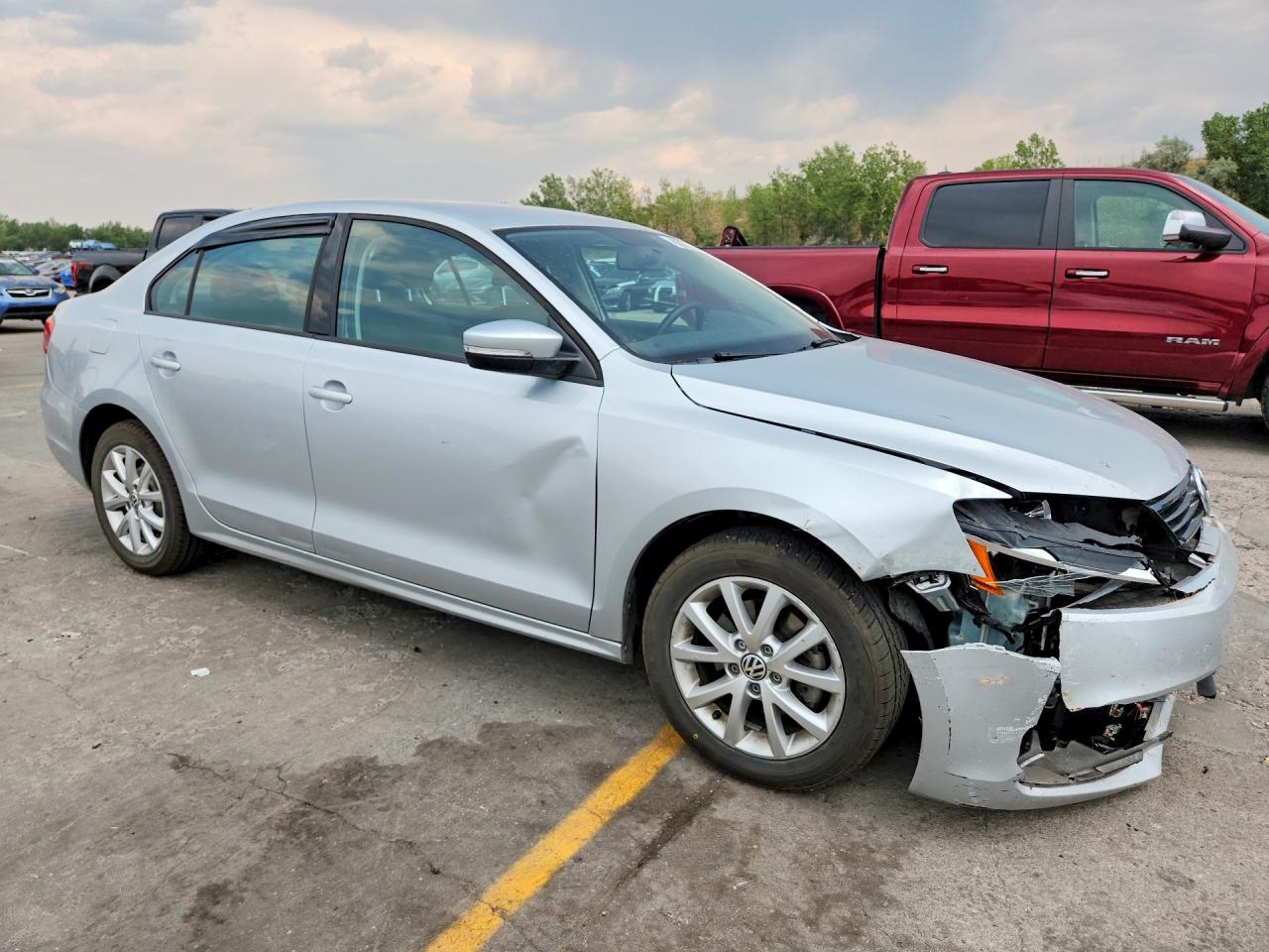 2011 VOLKSWAGEN JETTA