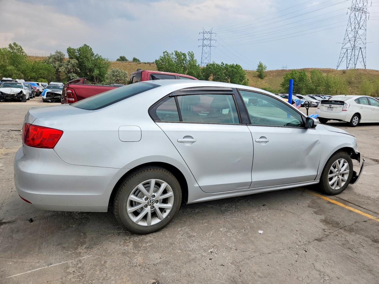 2011 VOLKSWAGEN JETTA