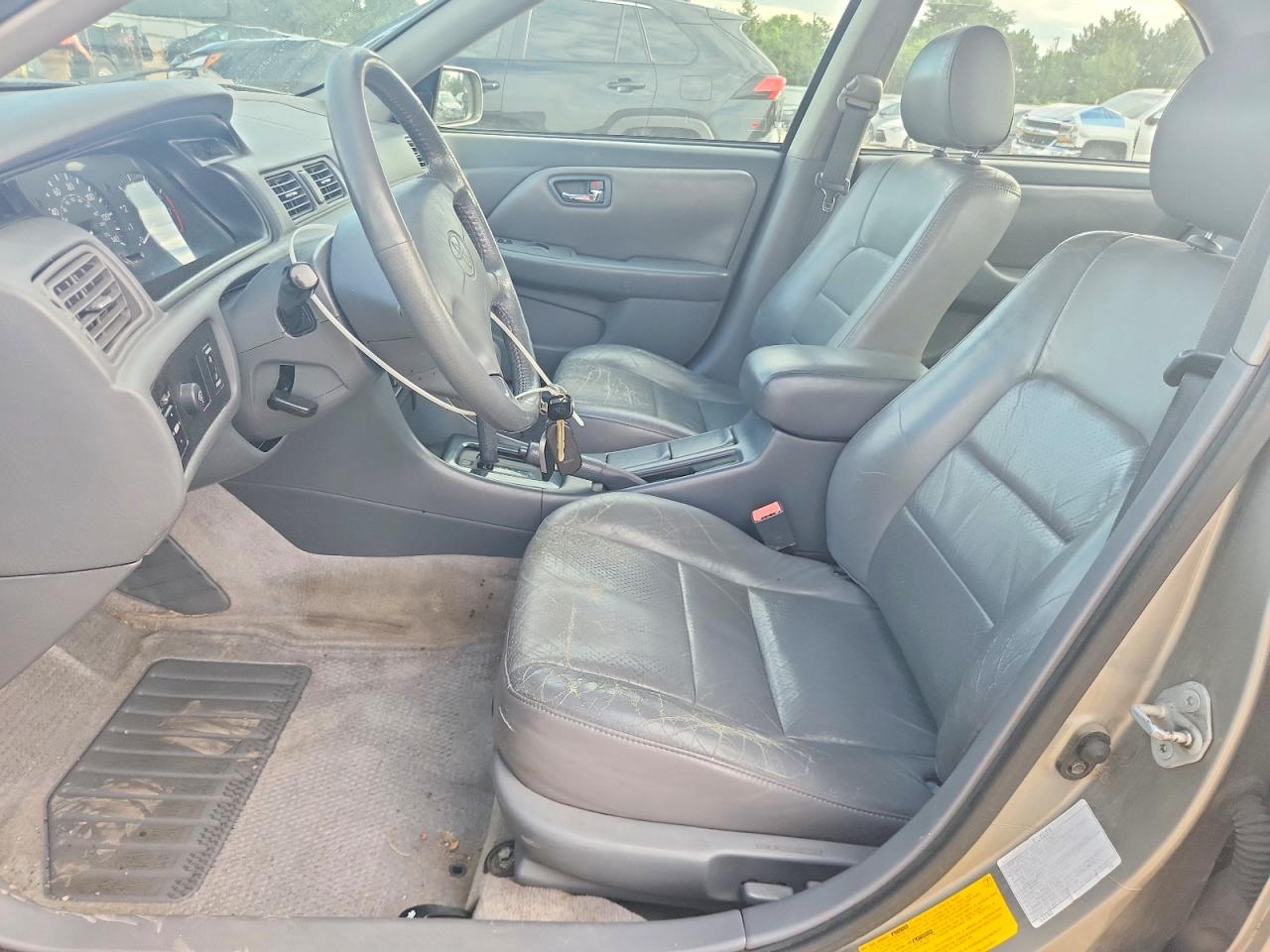 2001 TOYOTA CAMRY