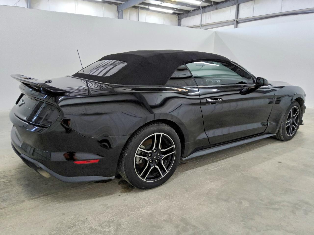 2022 FORD MUSTANG