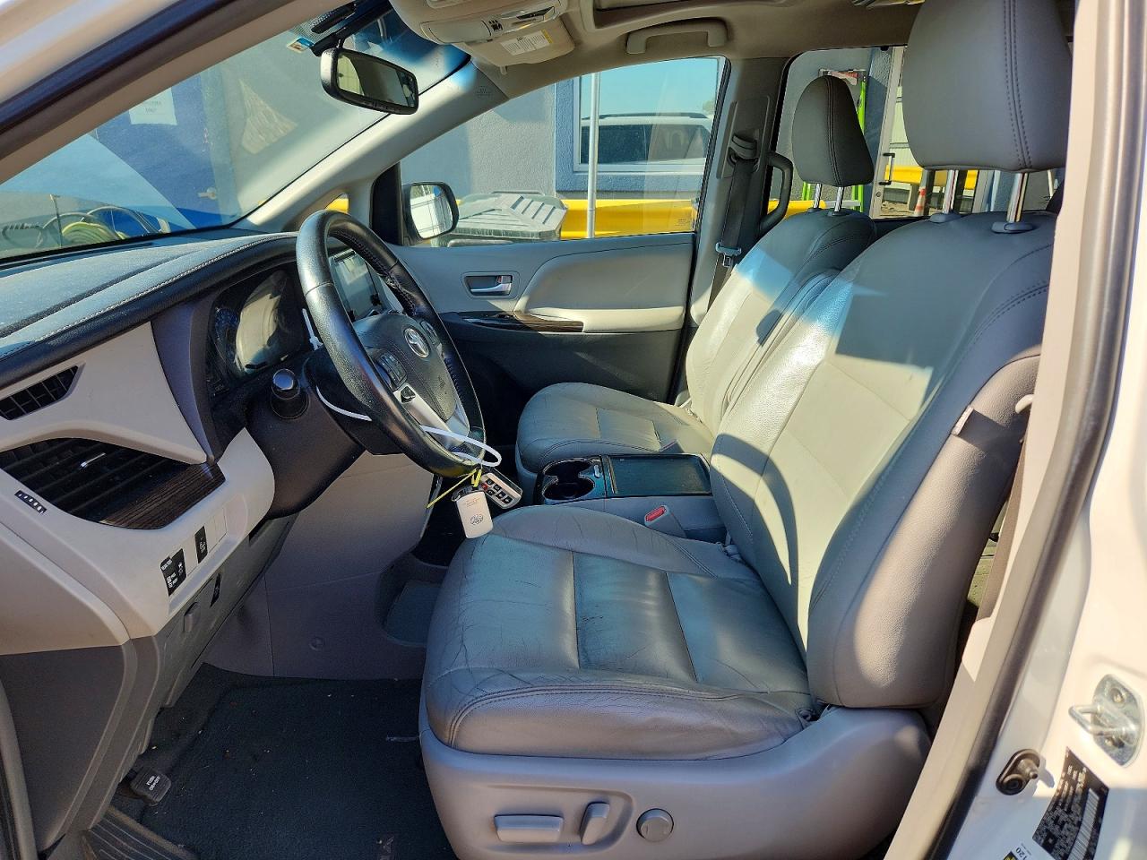 2015 TOYOTA SIENNA