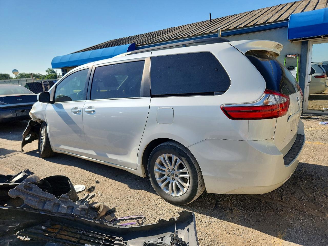 2015 TOYOTA SIENNA