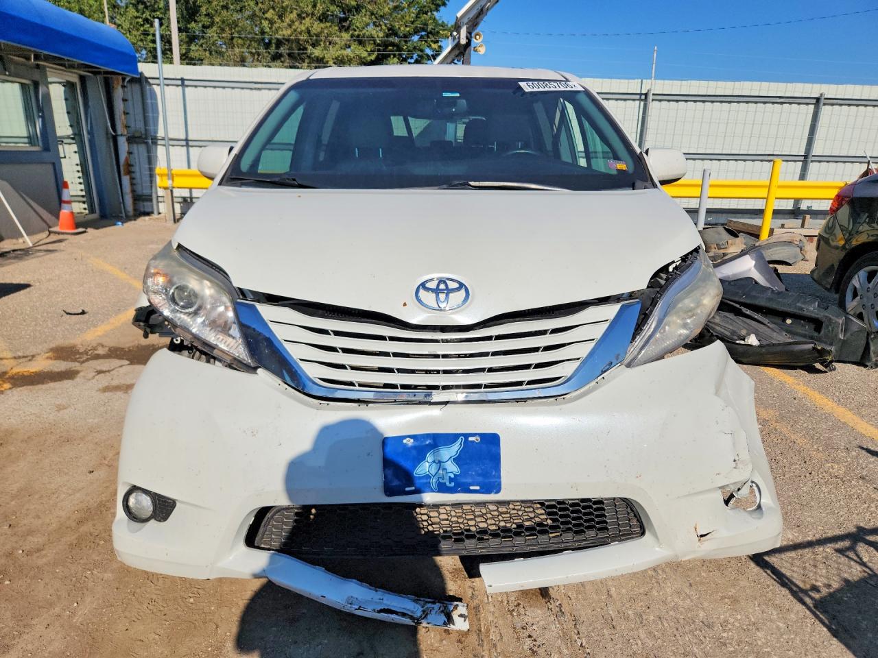 2015 TOYOTA SIENNA