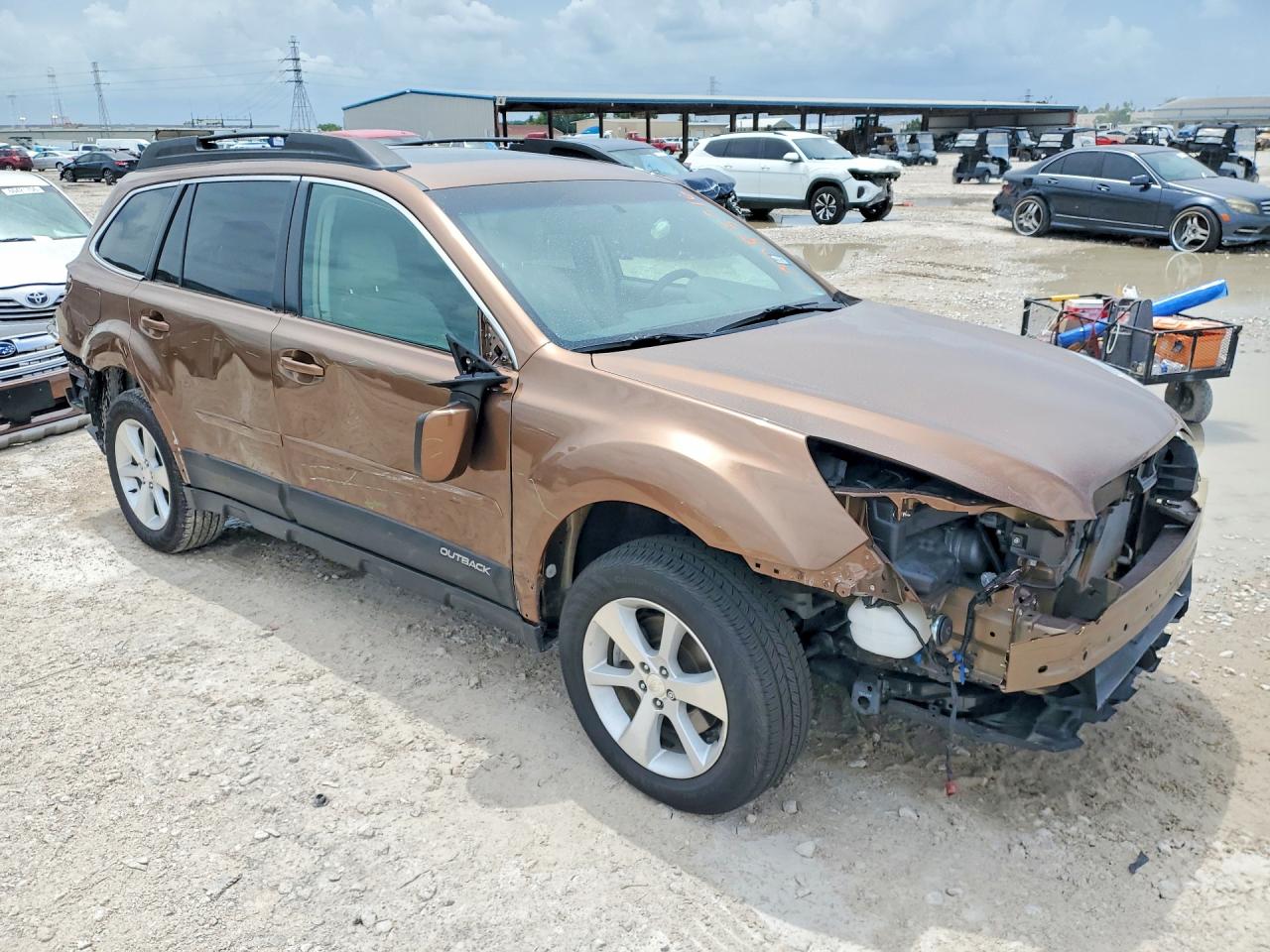 2013 SUBARU OUTBACK