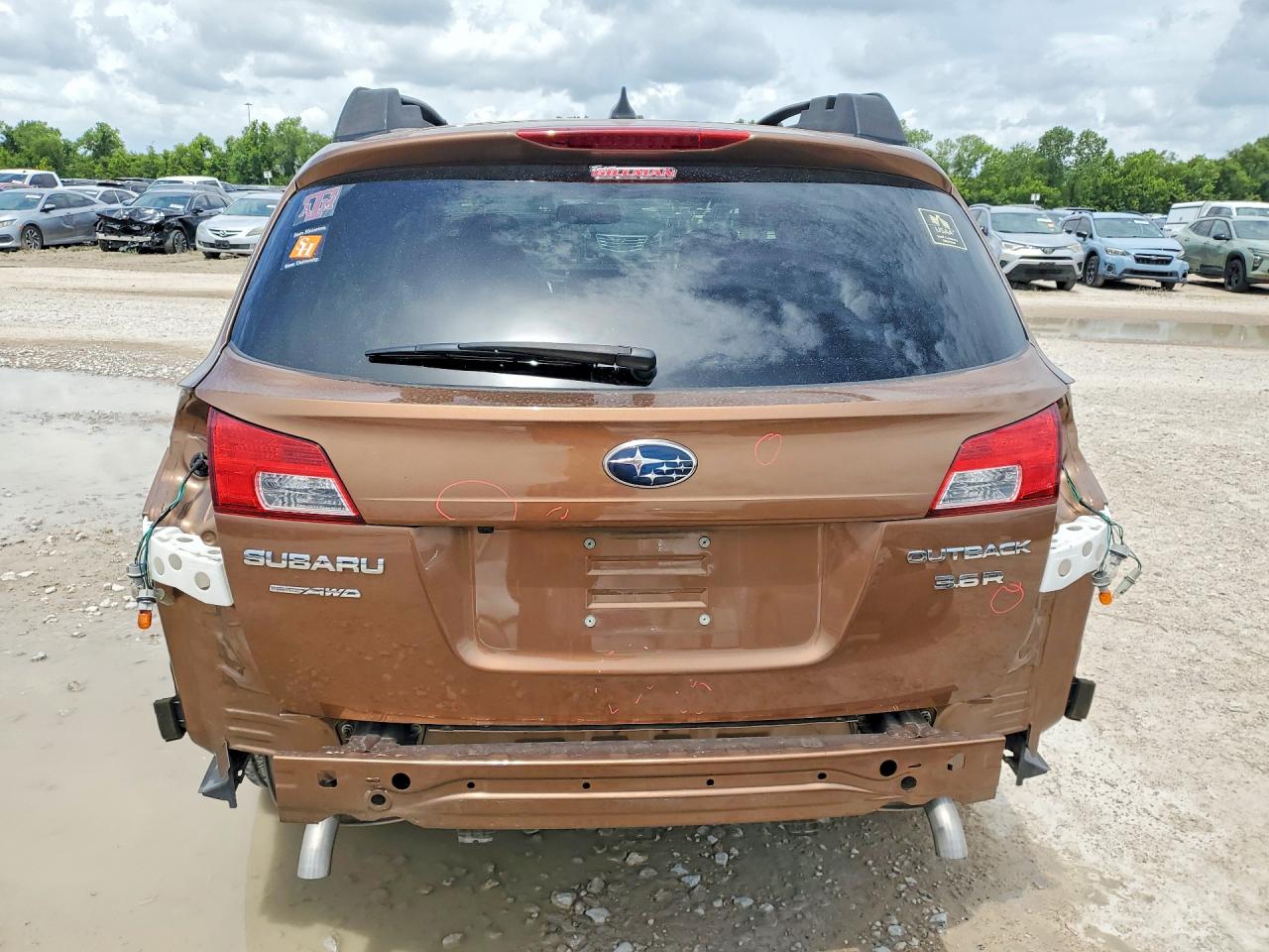 2013 SUBARU OUTBACK