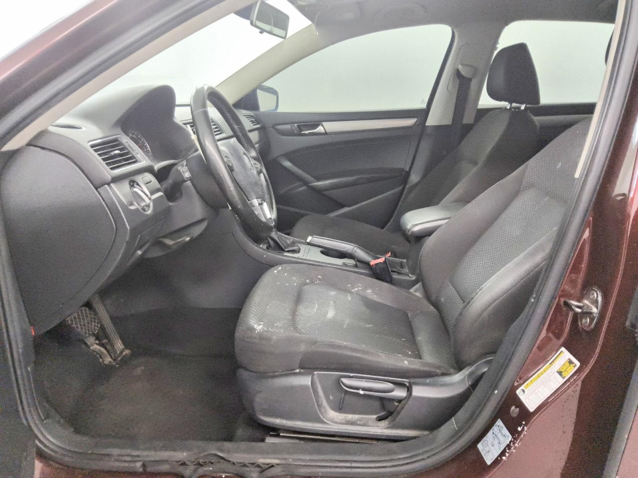 2013 VOLKSWAGEN PASSAT
