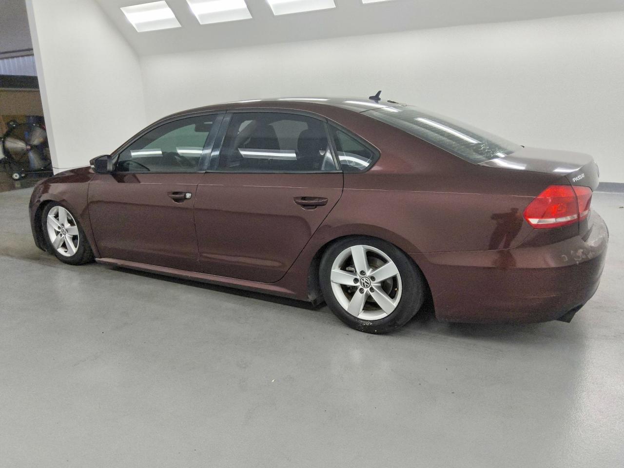 2013 VOLKSWAGEN PASSAT