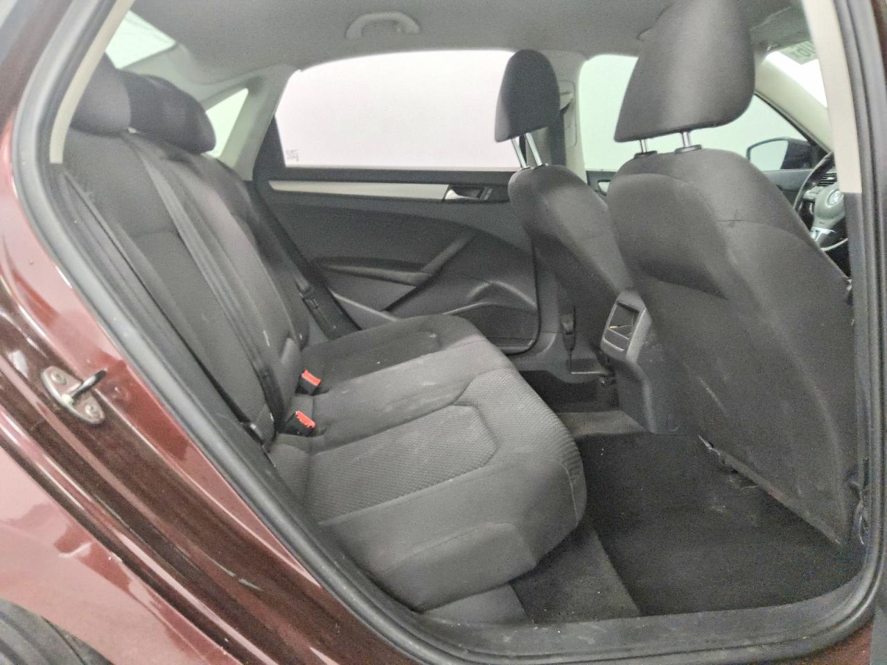 2013 VOLKSWAGEN PASSAT