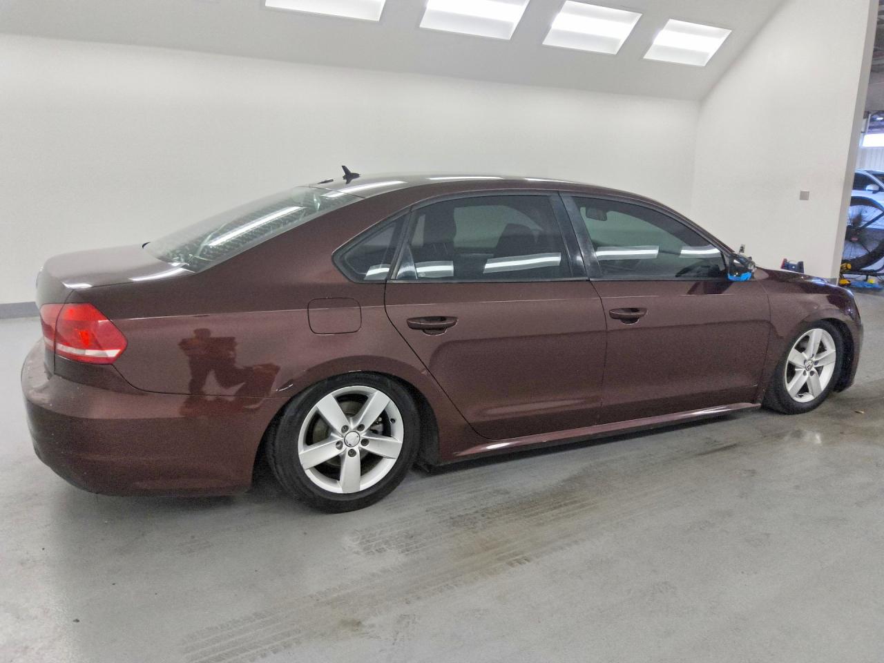 2013 VOLKSWAGEN PASSAT