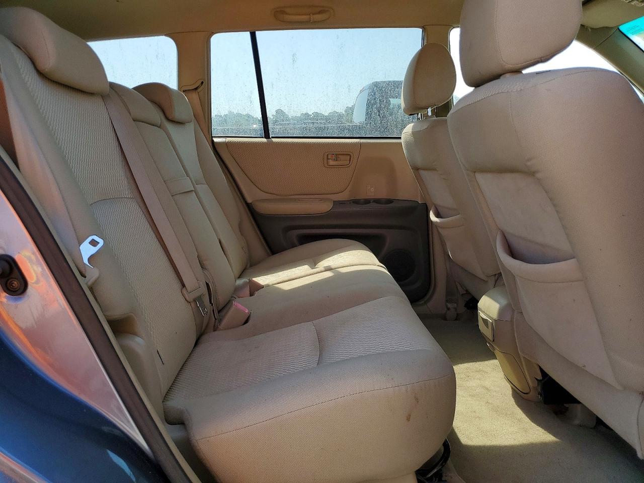 2004 TOYOTA HIGHLANDER