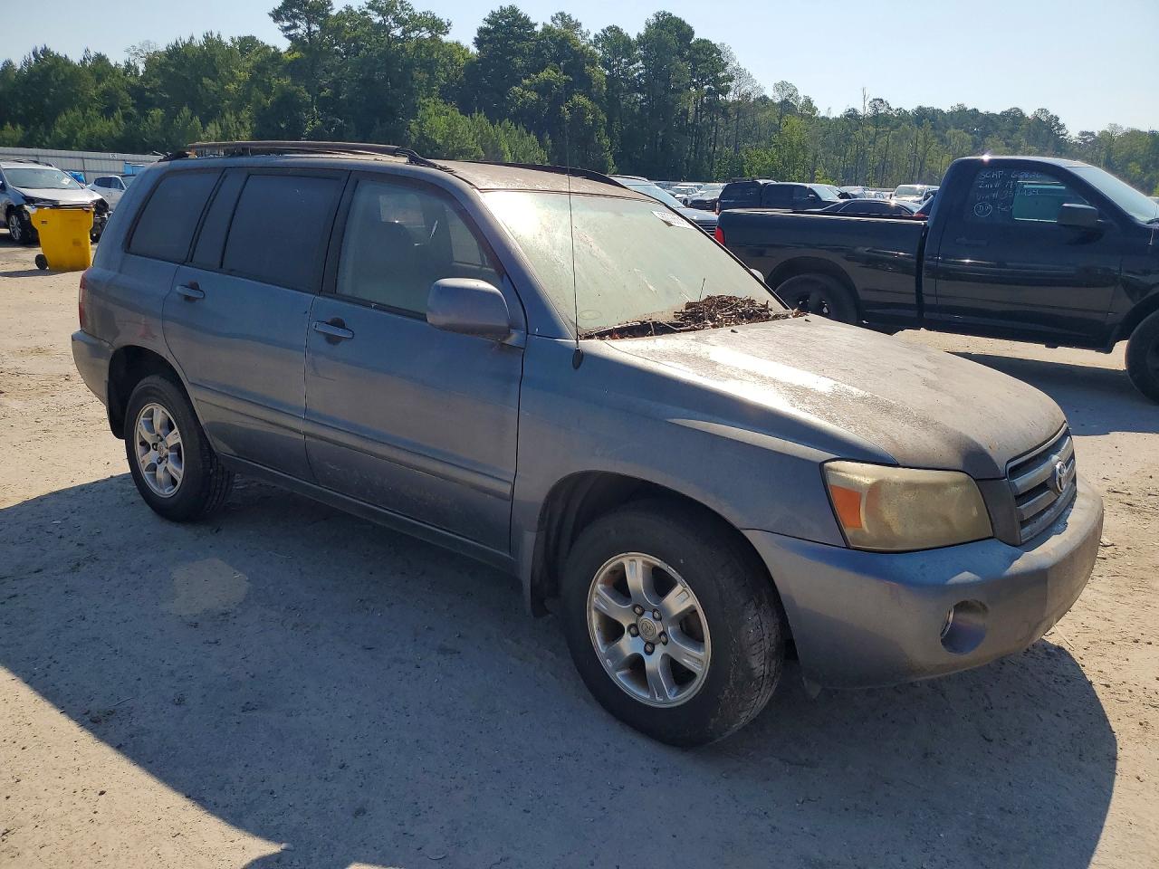 2004 TOYOTA HIGHLANDER