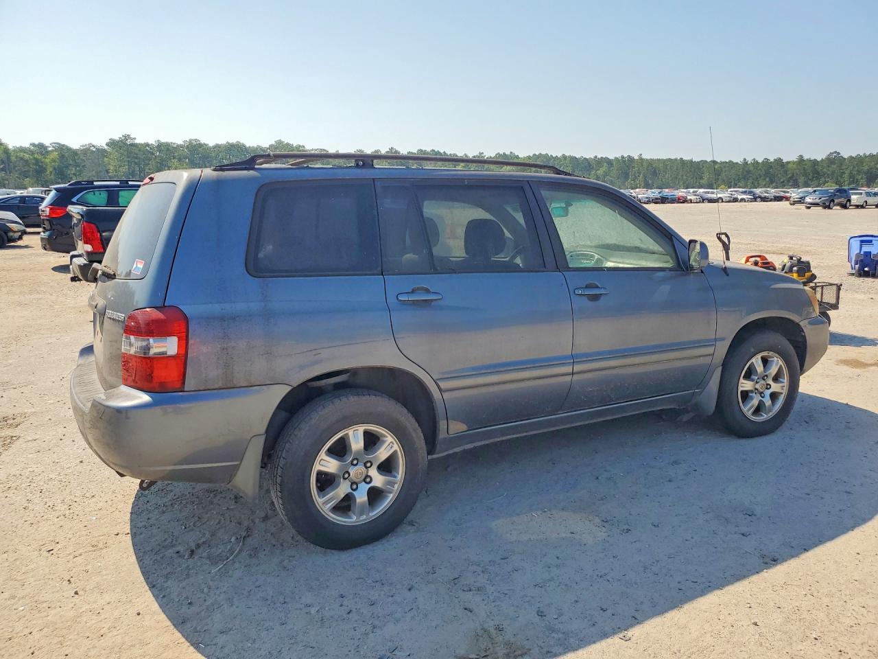 2004 TOYOTA HIGHLANDER