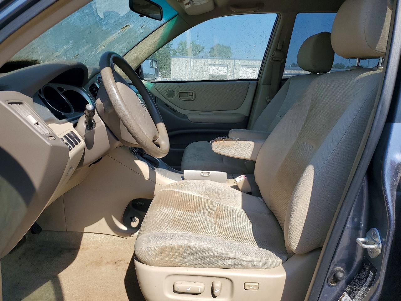 2004 TOYOTA HIGHLANDER