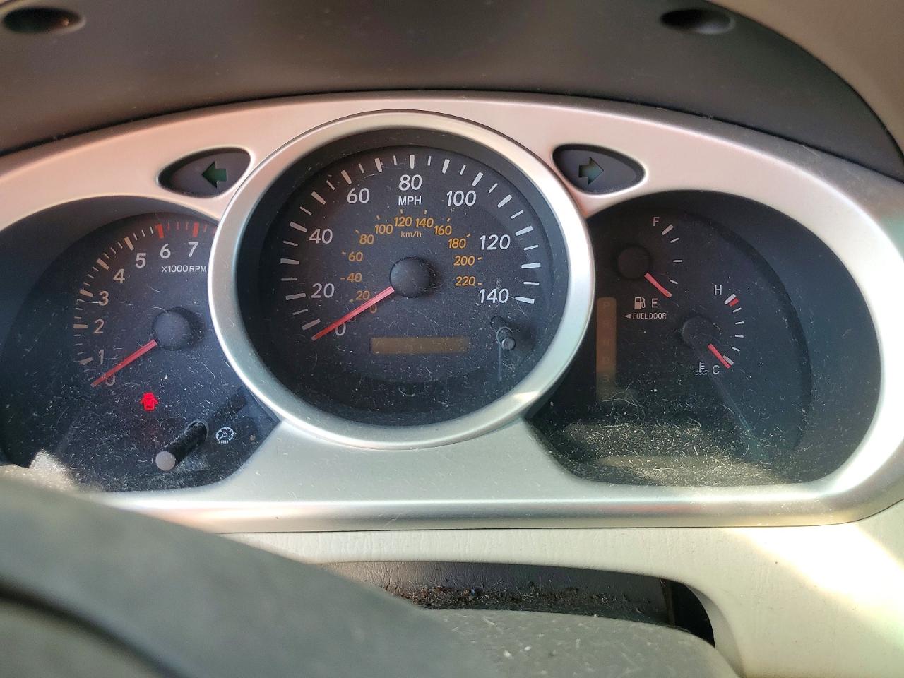 2004 TOYOTA HIGHLANDER