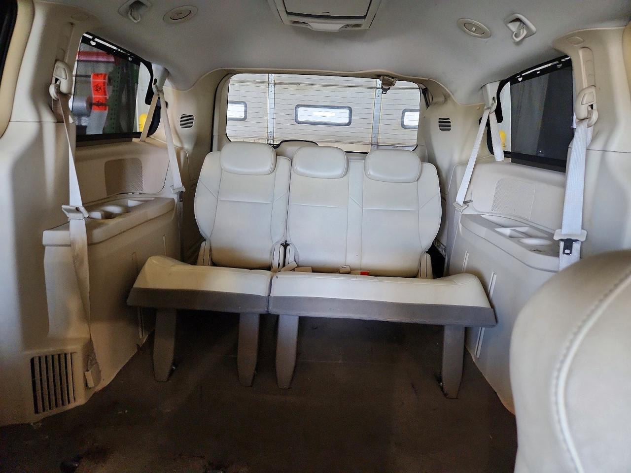 2010 CHRYSLER MINIVAN