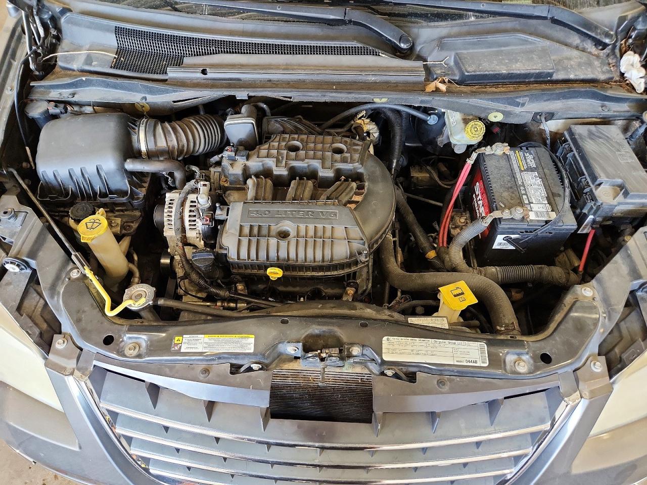2010 CHRYSLER MINIVAN
