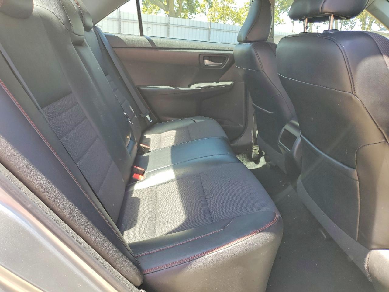 2016 TOYOTA CAMRY