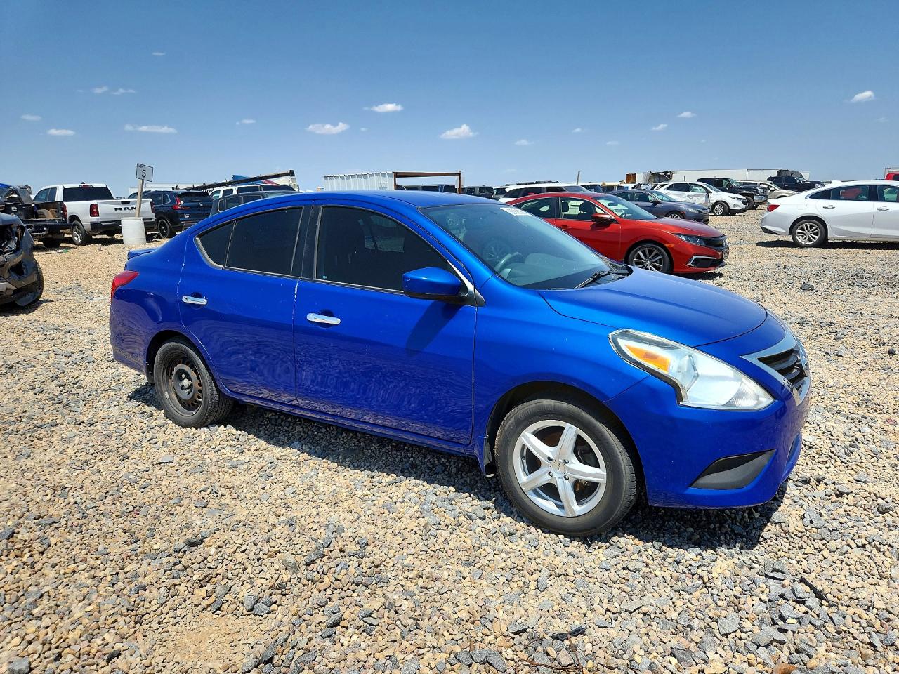 2016 NISSAN VERSA