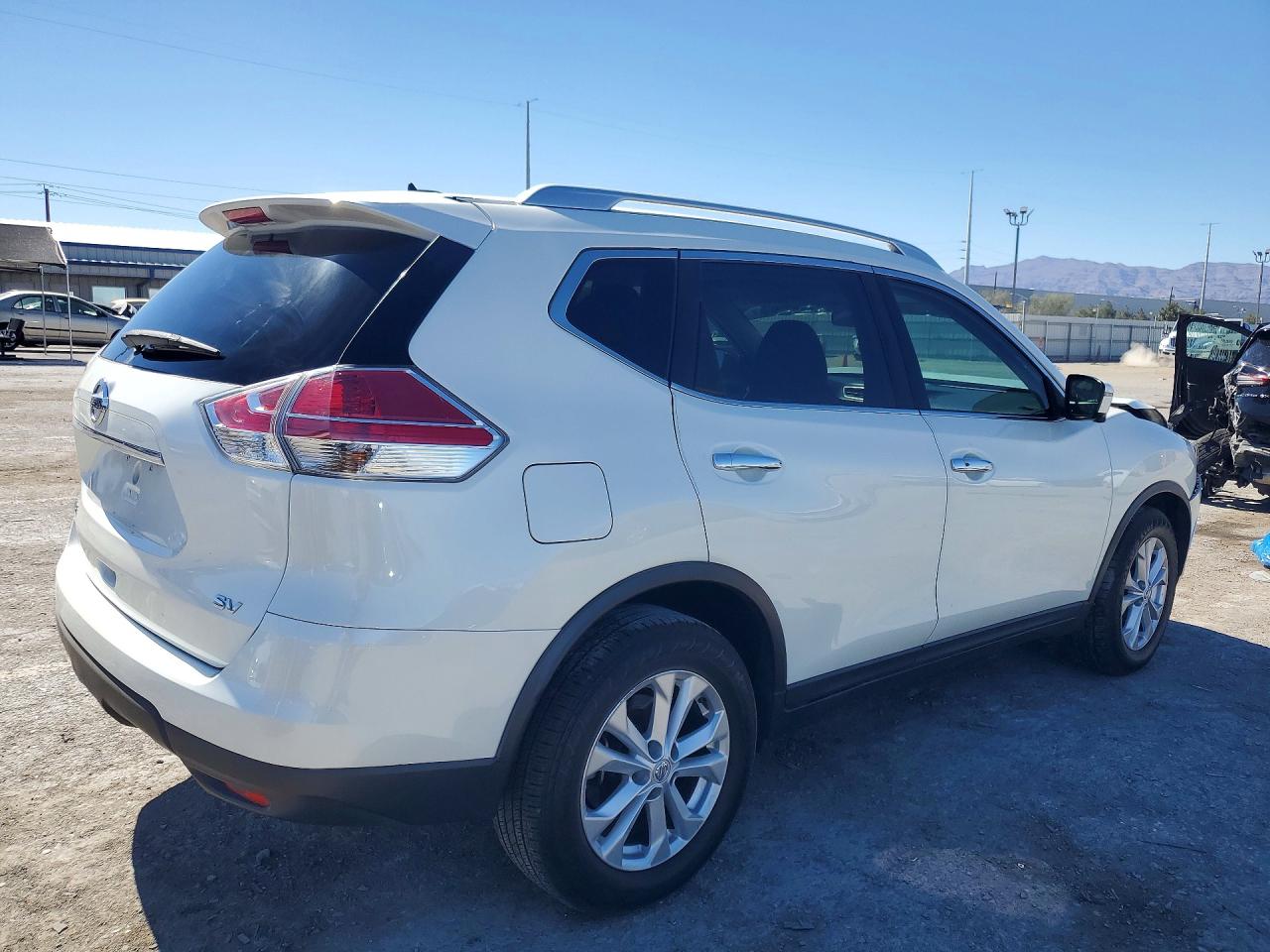 2016 NISSAN ROGUE