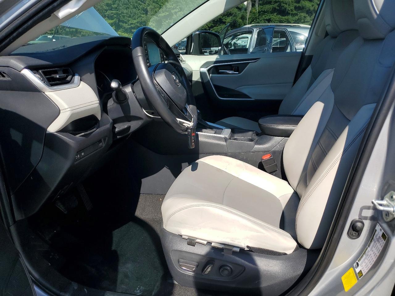 2019 TOYOTA RAV4