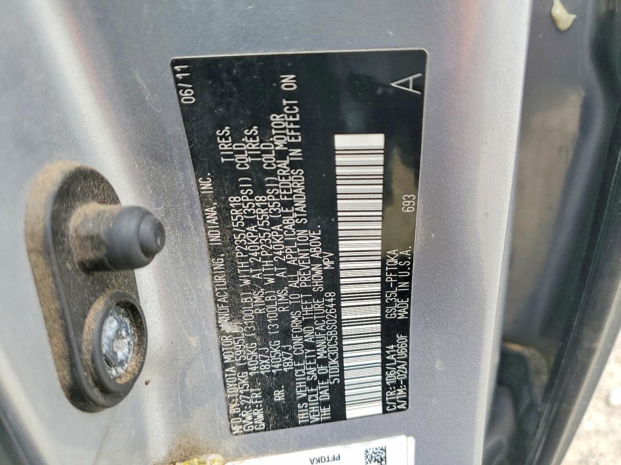 2011 TOYOTA SIENNA