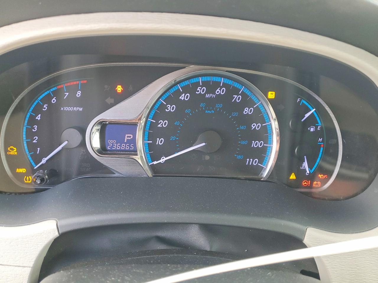 2011 TOYOTA SIENNA