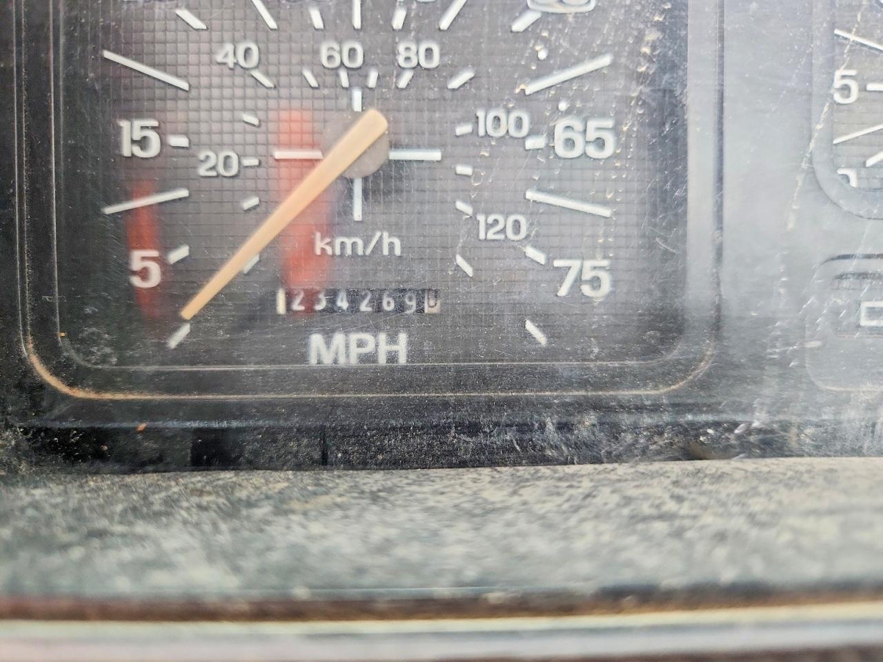 1993 FORD F700