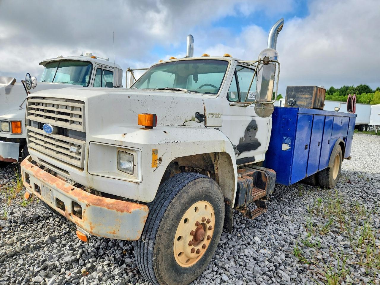 1993 FORD F700