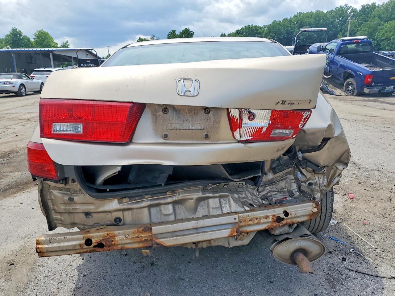 2005 HONDA ACCORD LX