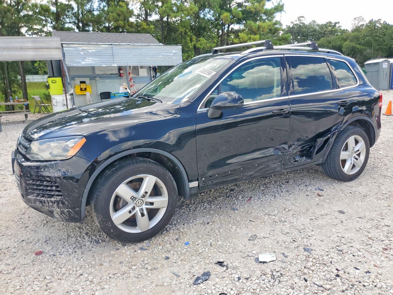 2013 VOLKSWAGEN TOUAREG
