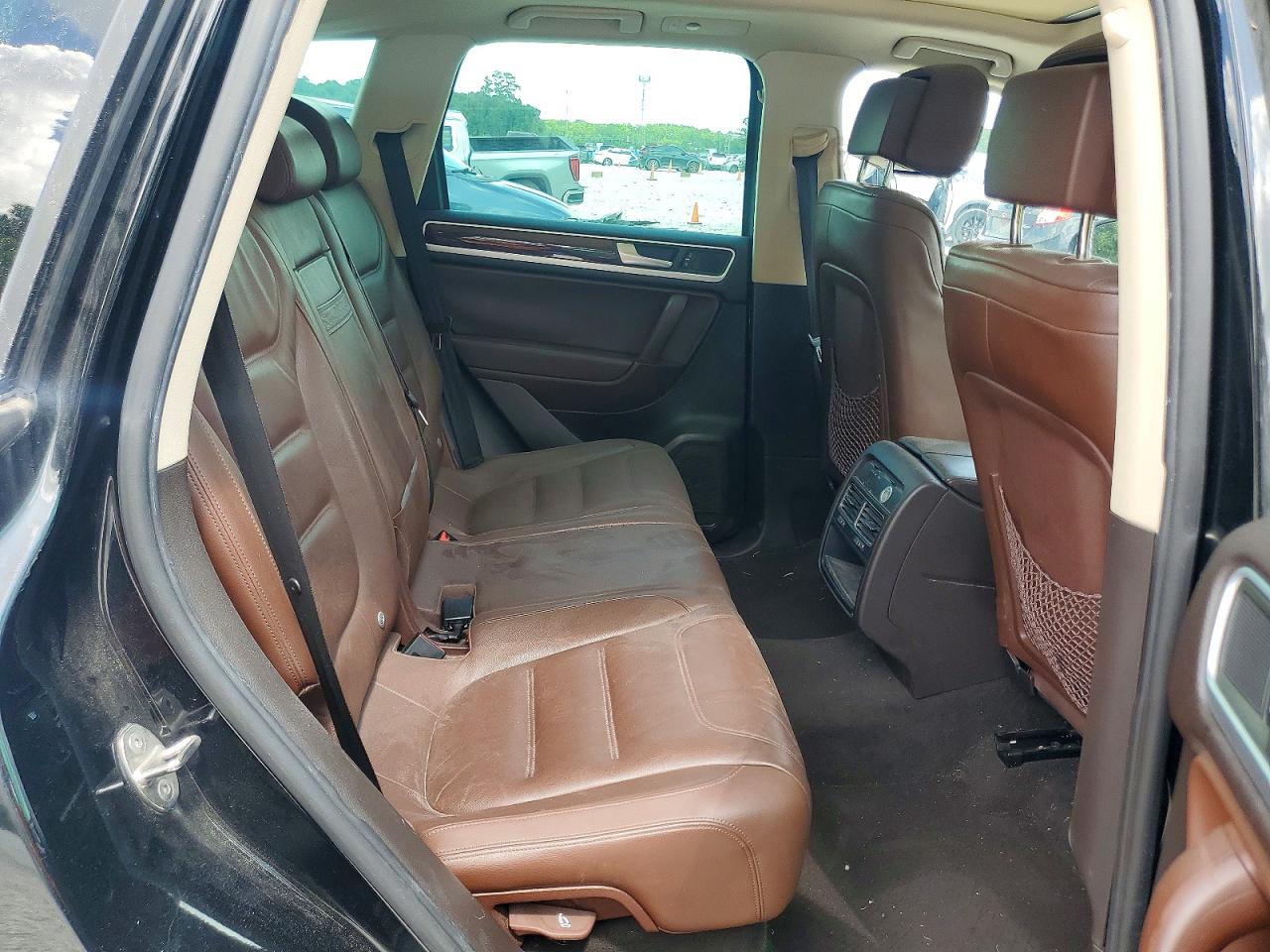 2013 VOLKSWAGEN TOUAREG