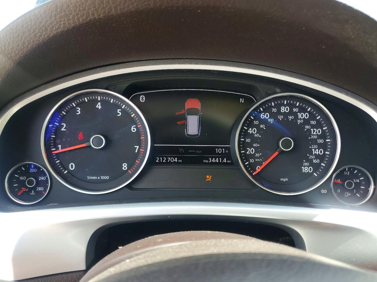 2013 VOLKSWAGEN TOUAREG