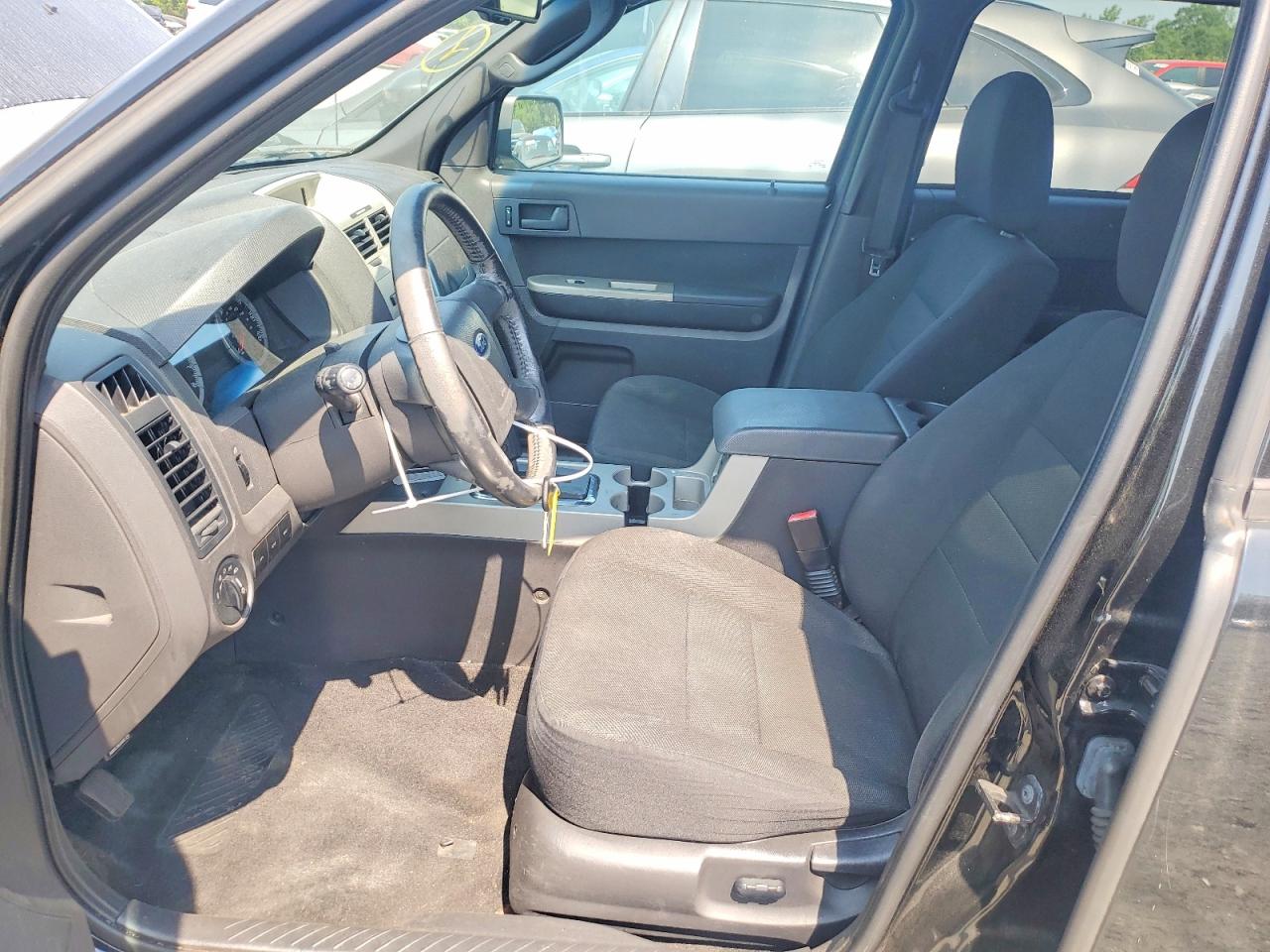 2009 FORD ESCAPE