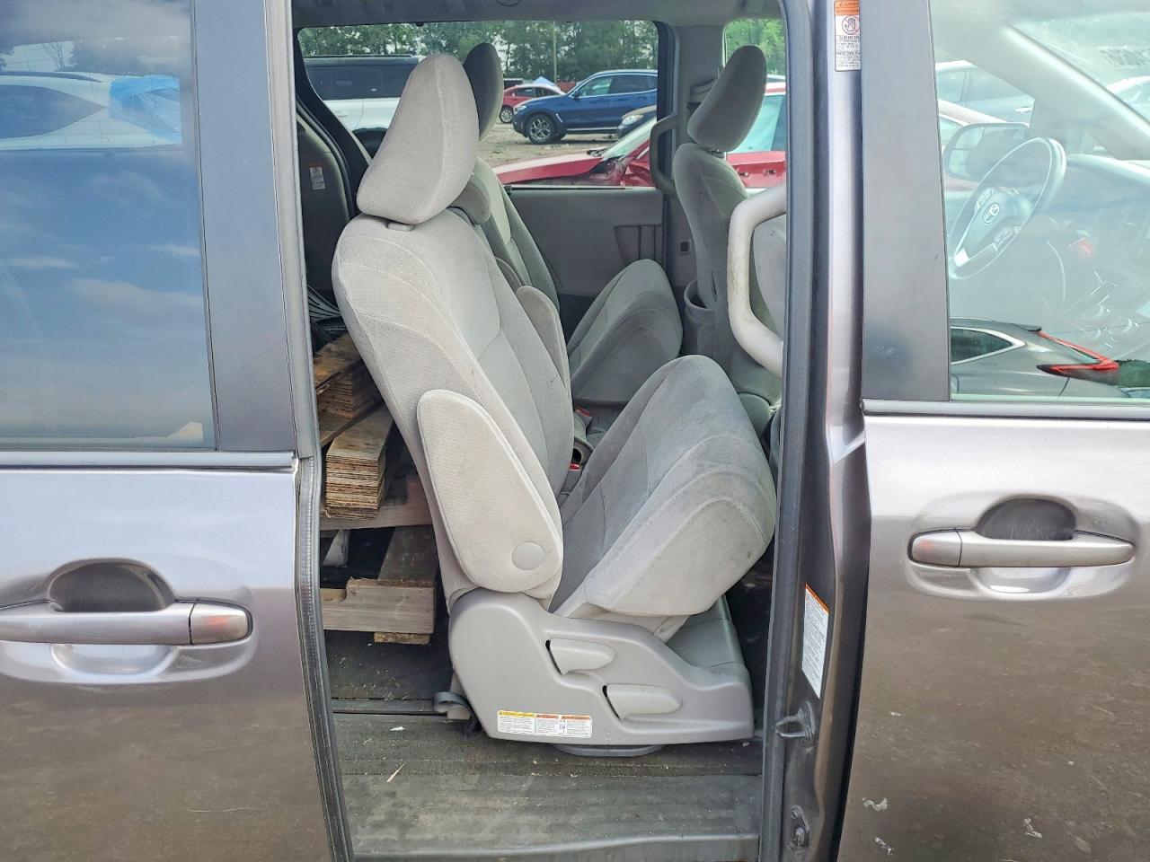 2015 TOYOTA SIENNA