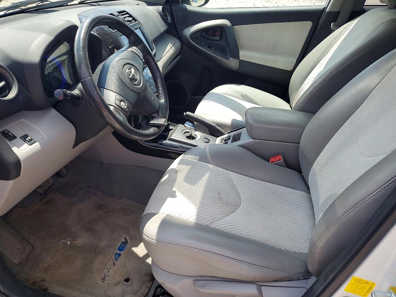 2013 TOYOTA RAV4