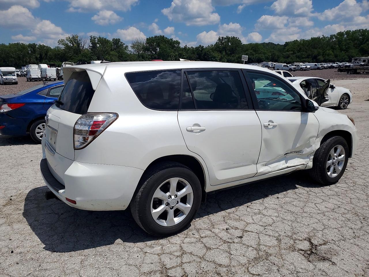 2013 TOYOTA RAV4