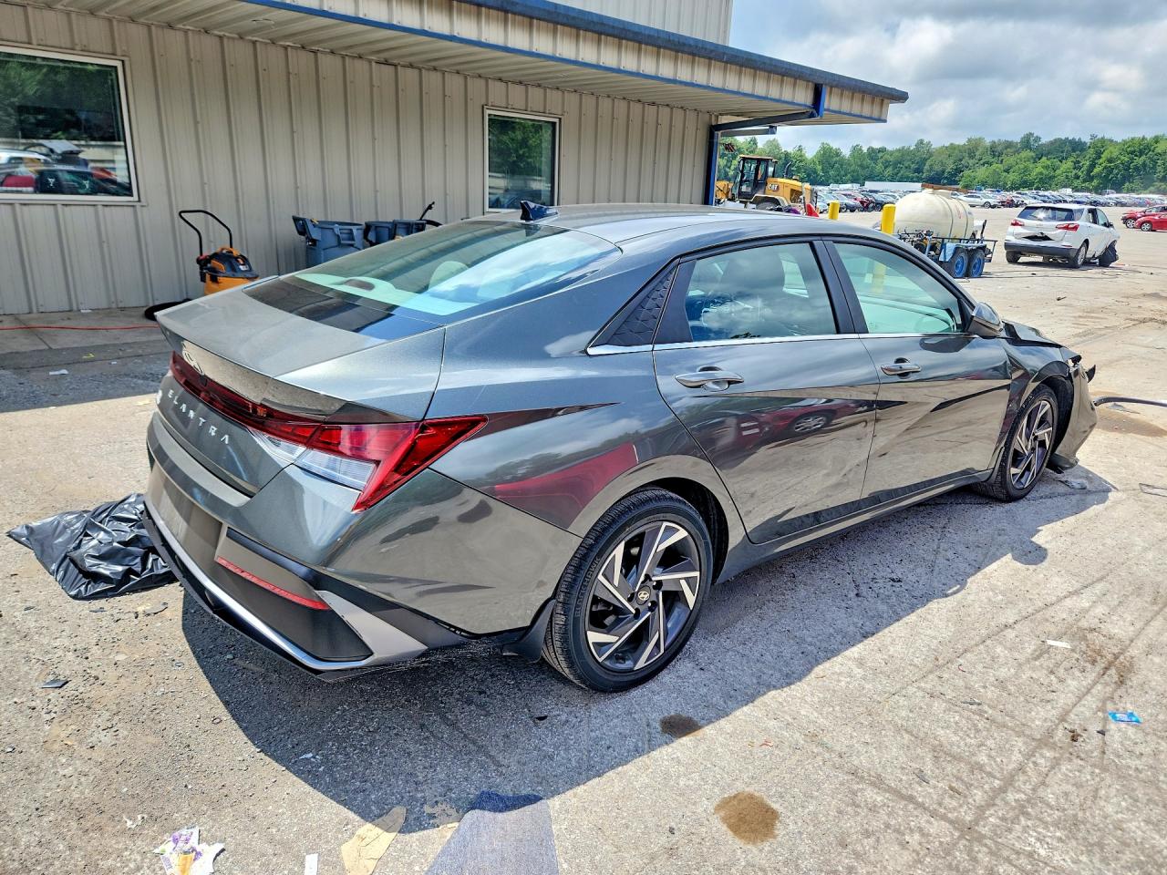2024 HYUNDAI ELANTRA