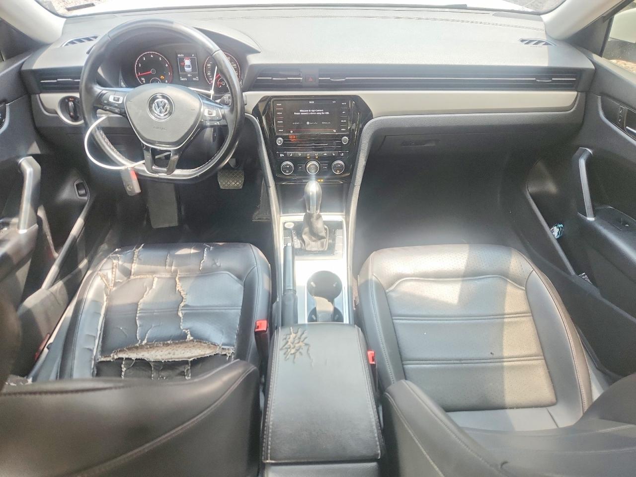 2020 VOLKSWAGEN PASSAT