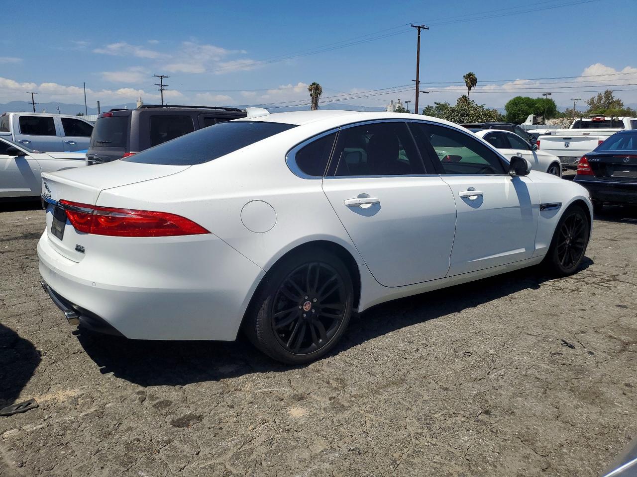 2017 JAGUAR XF