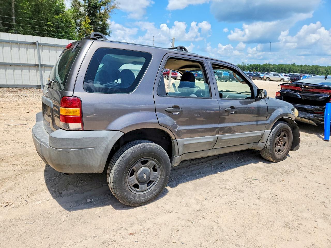 2005 FORD ESCAPE