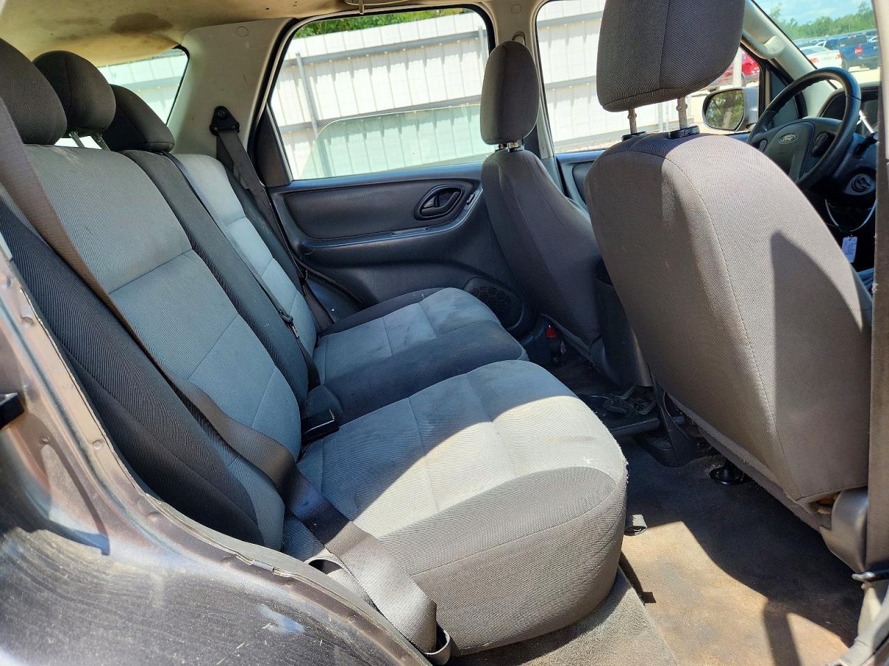 2005 FORD ESCAPE