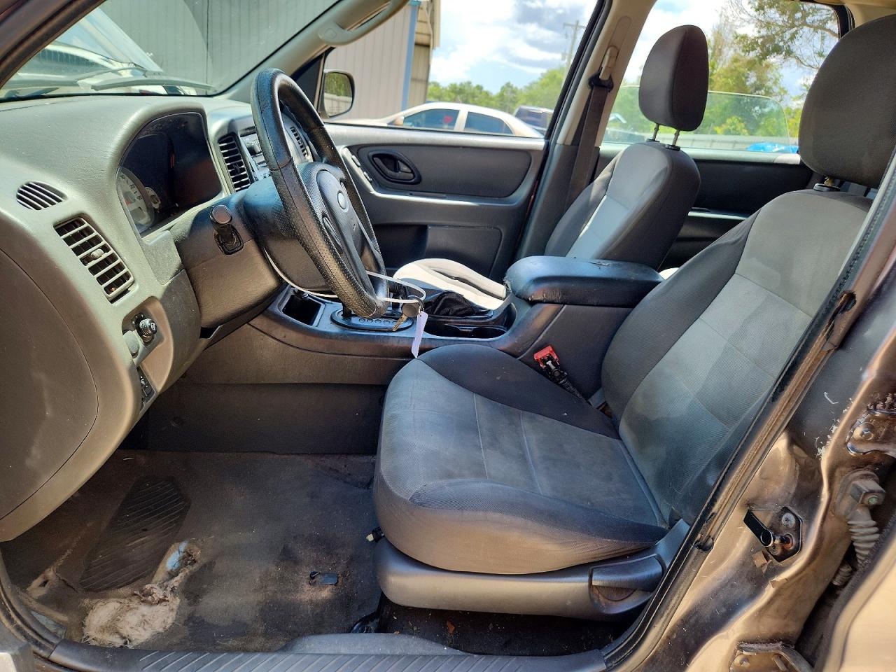 2005 FORD ESCAPE