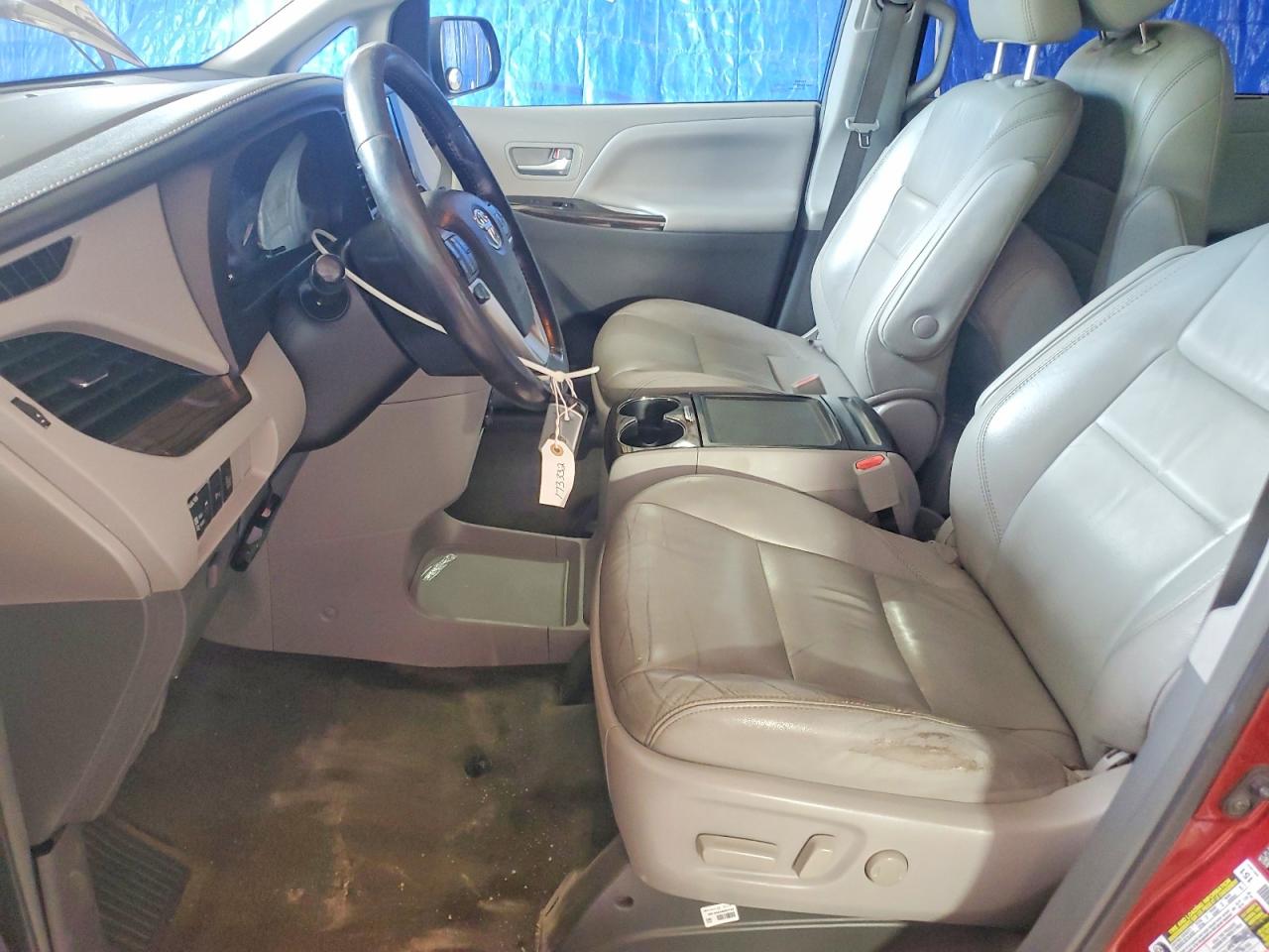 2017 TOYOTA SIENNA