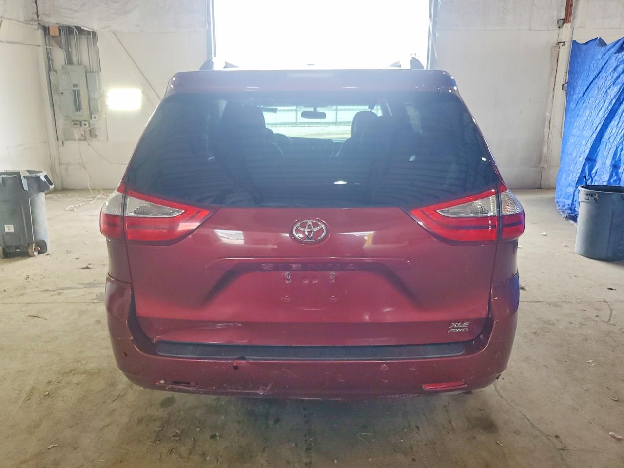 2017 TOYOTA SIENNA